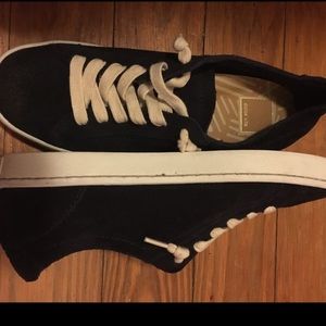 Purchased on Poshmark and they were too big.